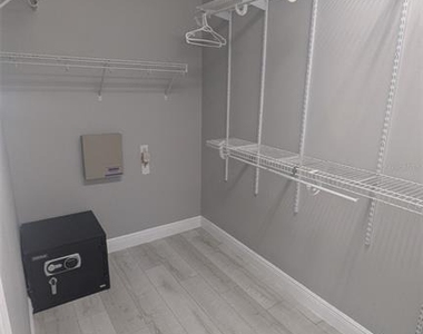 3696 Parkridge Circle - Photo Thumbnail 21