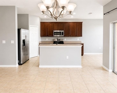 3696 Parkridge Circle - Photo Thumbnail 5
