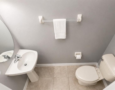 3696 Parkridge Circle - Photo Thumbnail 9