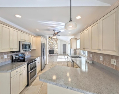 5456 Azure Way - Photo Thumbnail 11