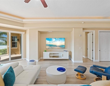 6100 Jessie Harbor Drive - Photo Thumbnail 19