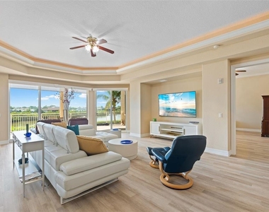 6100 Jessie Harbor Drive - Photo Thumbnail 18