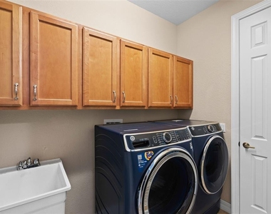 6100 Jessie Harbor Drive - Photo Thumbnail 16