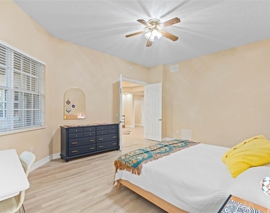 6100 Jessie Harbor Drive - Photo Thumbnail 5