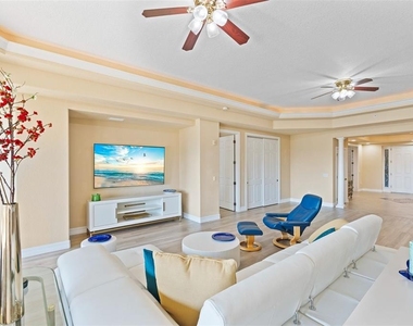 6100 Jessie Harbor Drive - Photo Thumbnail 20