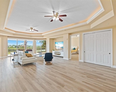 6100 Jessie Harbor Drive - Photo Thumbnail 17