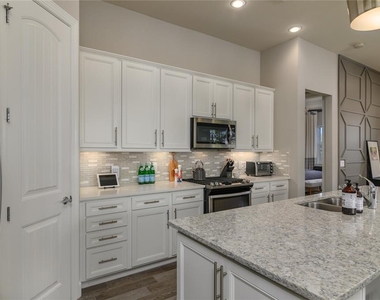 12203 Seabrook Avenue - Photo Thumbnail 10
