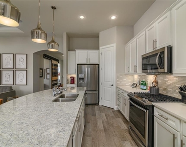 12203 Seabrook Avenue - Photo Thumbnail 9