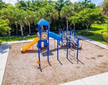 288 Toscavilla Boulevard - Photo Thumbnail 21