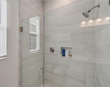 5504 Title Row Drive - Photo Thumbnail 18