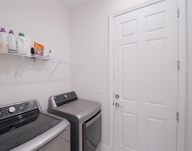 5504 Title Row Drive - Photo Thumbnail 25