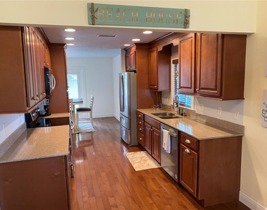 1832 Worrington Street - Photo Thumbnail 4