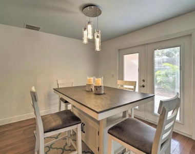 1832 Worrington Street - Photo Thumbnail 14