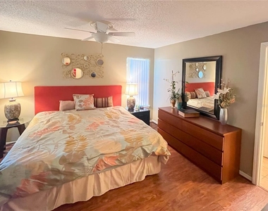 4009 Crockers Lake Boulevard - Photo Thumbnail 6
