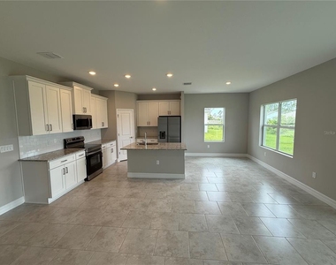 2307 Zuyder Terrace - Photo Thumbnail 6