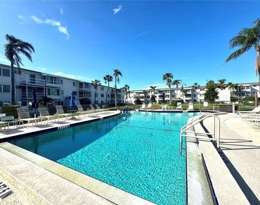 2047 Canal Drive - Photo Thumbnail 2