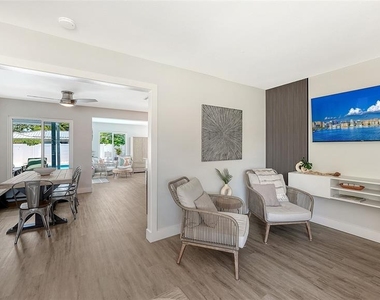 1302 Mango Avenue - Photo Thumbnail 9