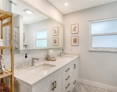 1302 Mango Avenue - Photo Thumbnail 33
