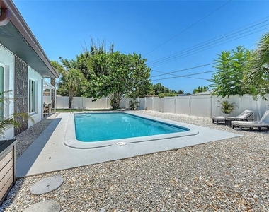 1302 Mango Avenue - Photo Thumbnail 55
