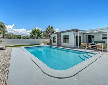 1302 Mango Avenue - Photo Thumbnail 50