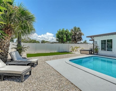 1302 Mango Avenue - Photo Thumbnail 49