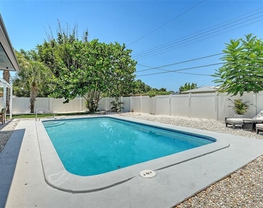 1302 Mango Avenue - Photo Thumbnail 56