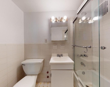 1427 York Avenue Apartment 0E - Photo Thumbnail 4