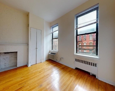 1427 York Avenue Apartment 0E - Photo Thumbnail 3