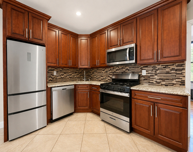 607 Gates Avenue - Photo Thumbnail 3