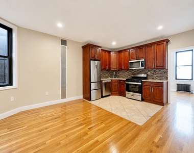 607 Gates Avenue - Photo Thumbnail 2