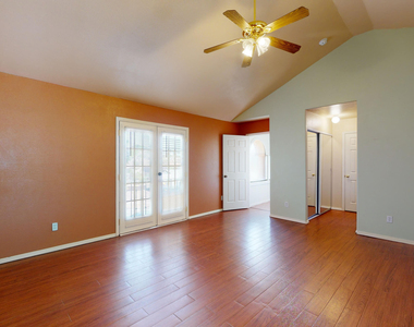 6256 Escondido Drive - Photo Thumbnail 12