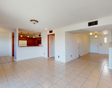6256 Escondido Drive - Photo Thumbnail 4