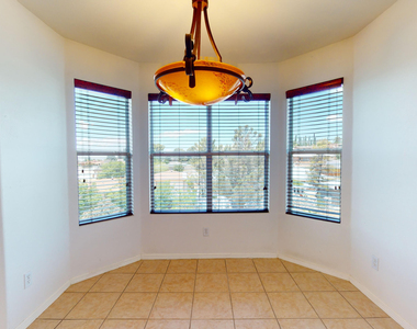 6256 Escondido Drive - Photo Thumbnail 10