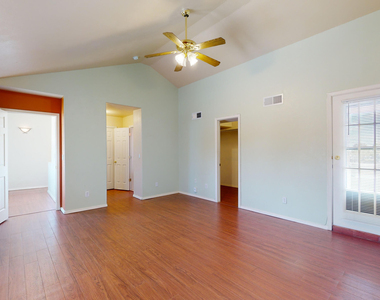 6256 Escondido Drive - Photo Thumbnail 14