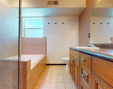 6256 Escondido Drive - Photo Thumbnail 18