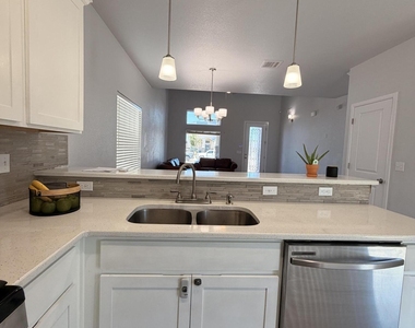 837 Magnolia Park Street - Photo Thumbnail 4
