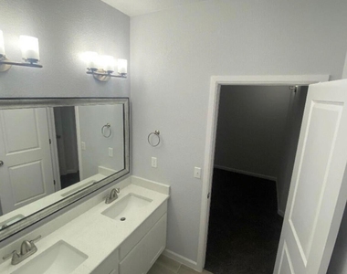 837 Magnolia Park Street - Photo Thumbnail 6