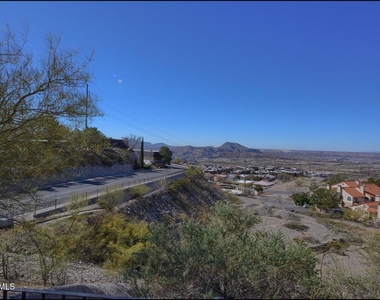 4800 N Stanton Street - Photo Thumbnail 13
