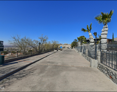 4800 N Stanton Street - Photo Thumbnail 70