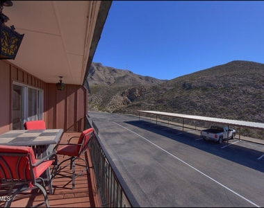 4800 N Stanton Street - Photo Thumbnail 3