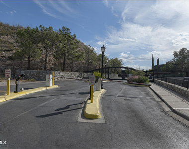 4800 N Stanton Street - Photo Thumbnail 66