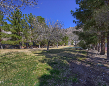 4800 N Stanton Street - Photo Thumbnail 11