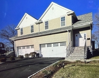 40 Corinthian Avenue - Photo Thumbnail 1