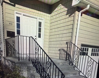 40 Corinthian Avenue - Photo Thumbnail 2