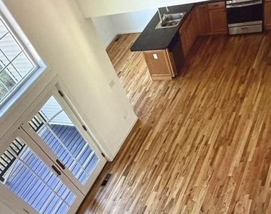 40 Corinthian Avenue - Photo Thumbnail 7