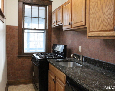 16 Woodland Street - Photo Thumbnail 7
