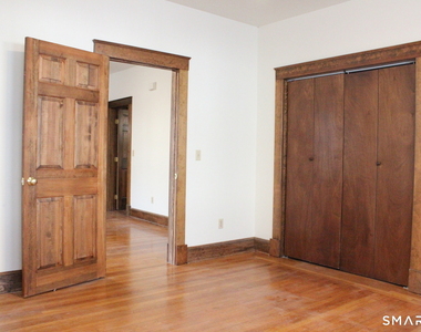 16 Woodland Street - Photo Thumbnail 9