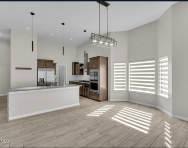13729 Lago Vista Avenue - Photo Thumbnail 23