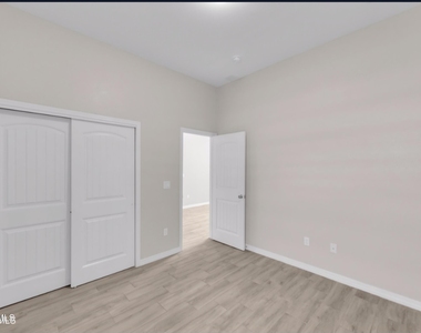 13729 Lago Vista Avenue - Photo Thumbnail 28