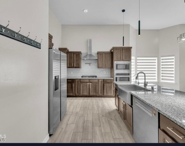 13729 Lago Vista Avenue - Photo Thumbnail 19